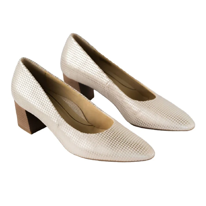 Women's velvet - covered stiletto heel pumps for a luxurious lookWomen's Lichfield Pump In Puder Pepitakid