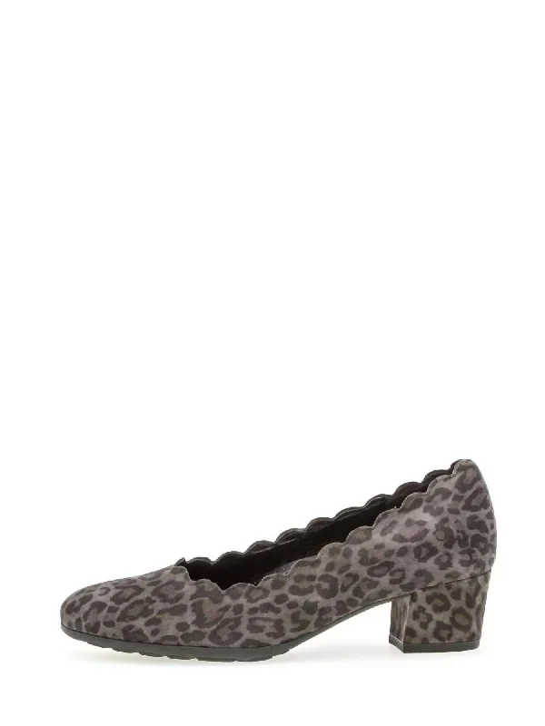 Women's brocade stiletto heel pumps with a vintage feelWomen Scalloped Block Heel In Anthracite Leopard