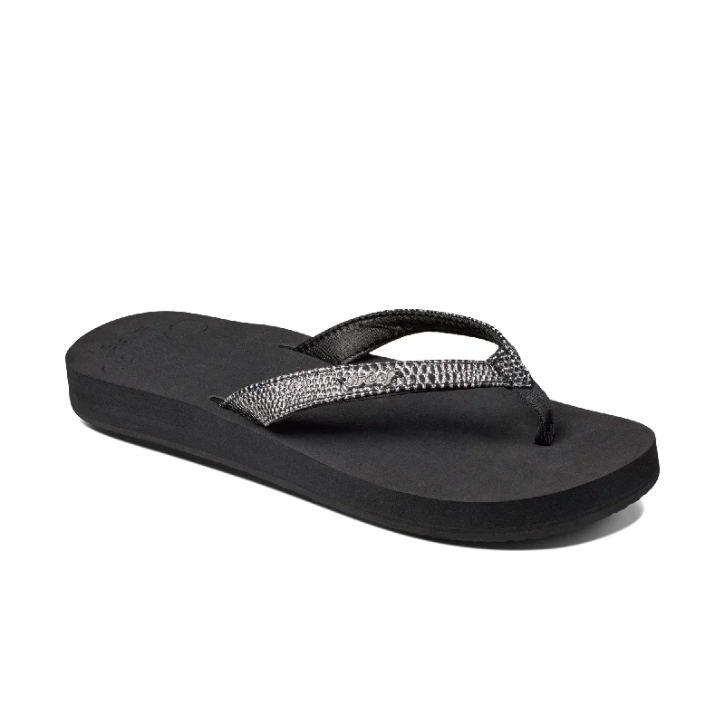 Shock - Absorbing Women's Sandals with a Soft Insole in Black for Active LifestylesReef Star Cushion Sassy